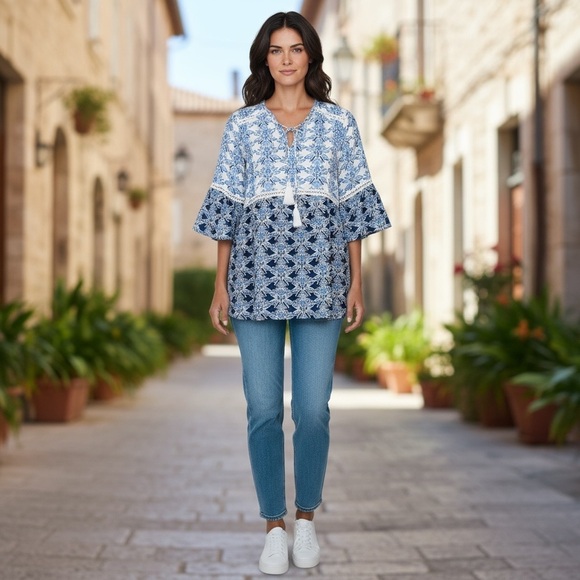 Tops - NWT Crepe Crochet Trim Peasant Top